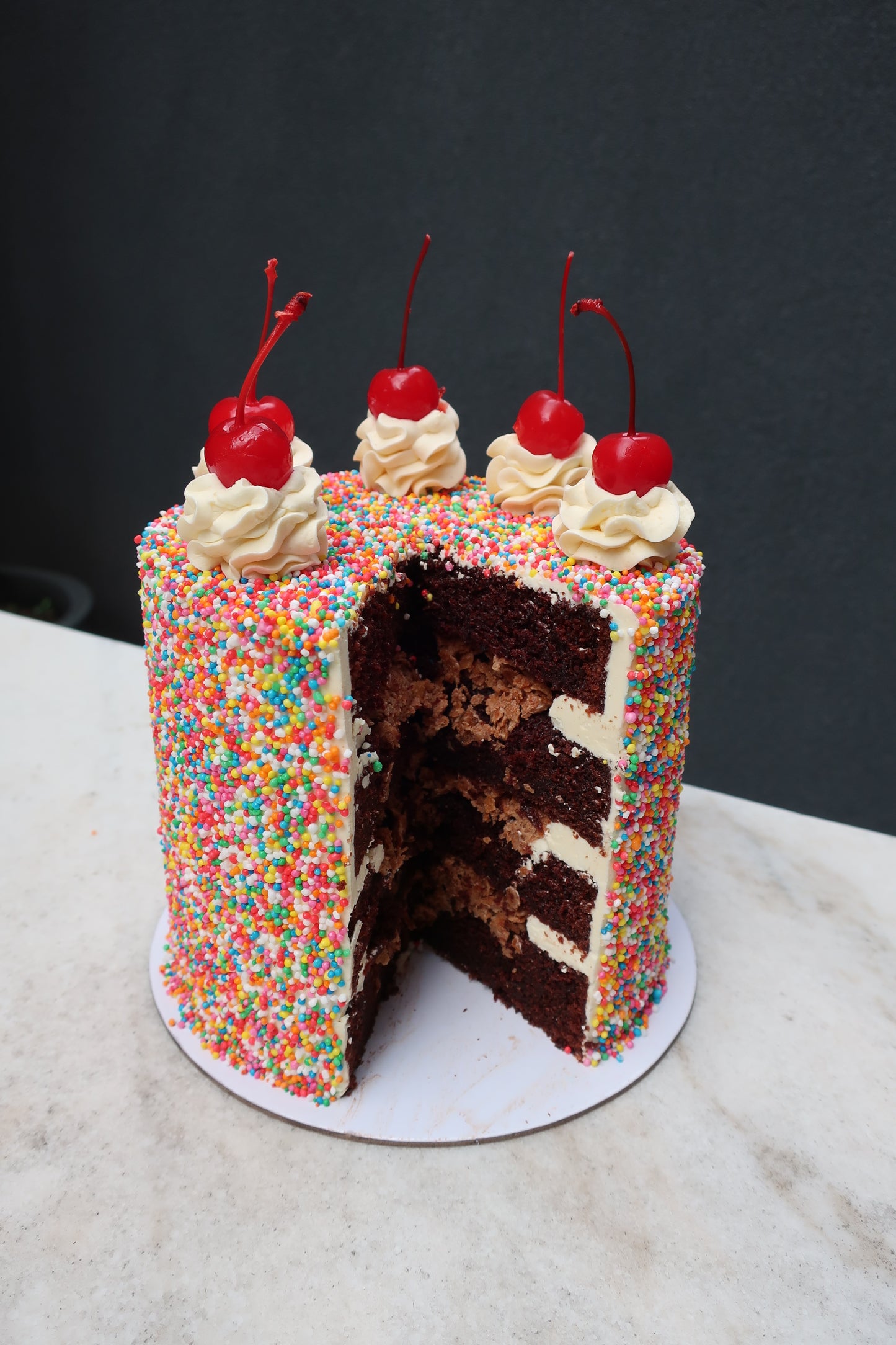 14/6 CAKE TASTING BOX 🥳🍾